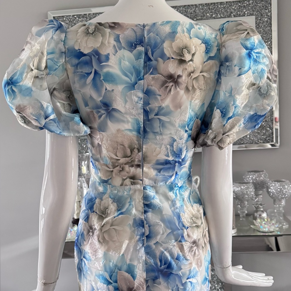 New 🪻Chic Floral Midi Dress in Blue and Cream - Picture 8 of 17